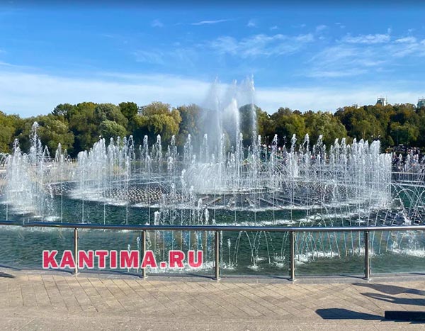 Фонтан в парке Царицыно
